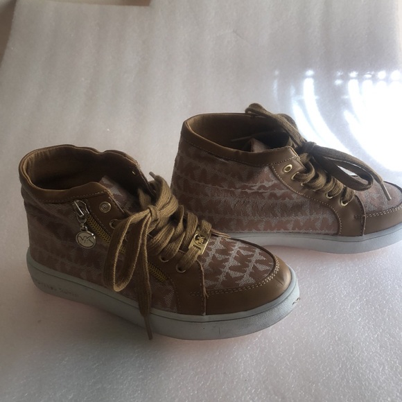 Kids Michael Kors Vegan Sneakers - Size 1 - Picture 3 of 16